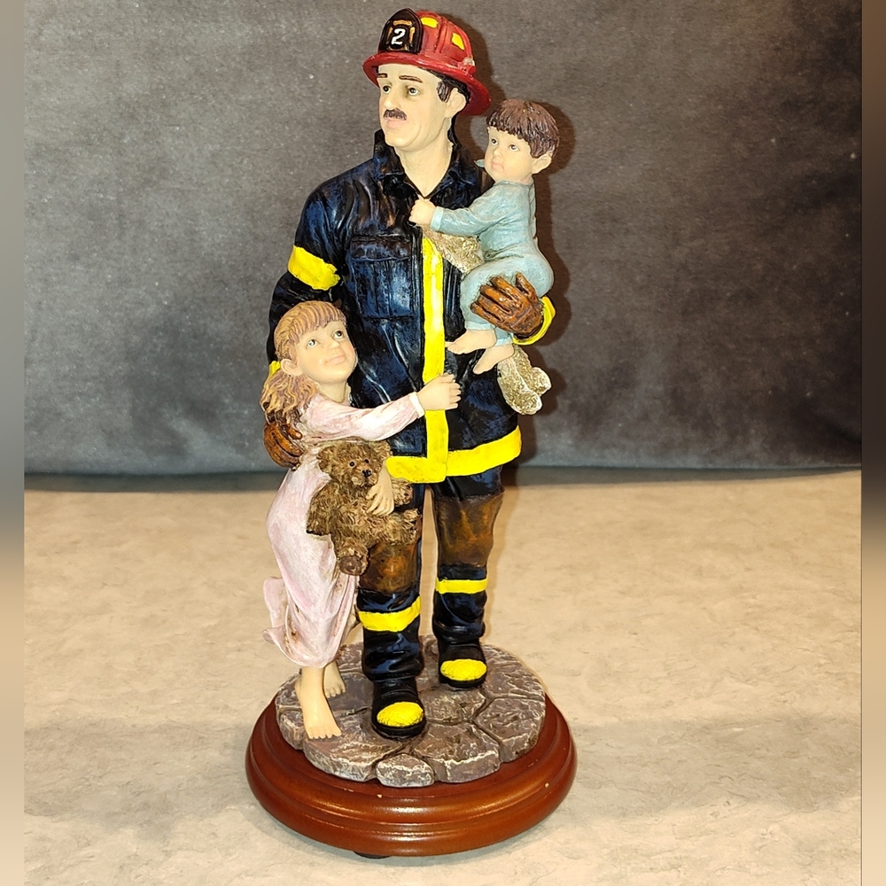1998 VANMARK 9/11 RED HATS OF COURAGE HERO II FIREMAN W/ CHILDREN #005/0806